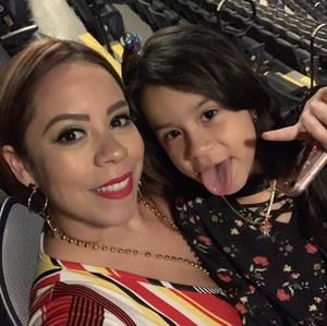 Meet your Posher, Yajaira